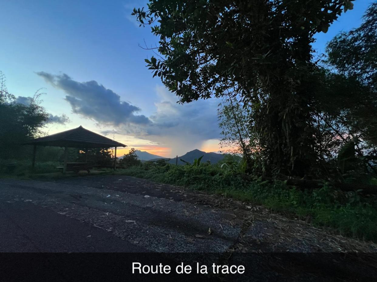Le Ketmie Nature Et Decouverte Fond-Saint-Denis Dış mekan fotoğraf